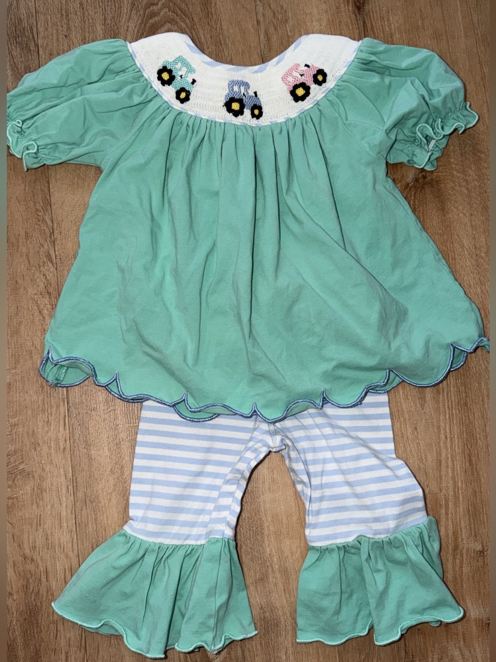 The smocking petals tractor set 12Month